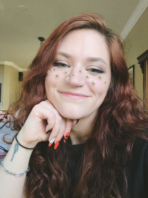 Lindsay M's profile image