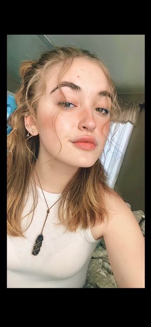 Lauren Conway🦢's profile image
